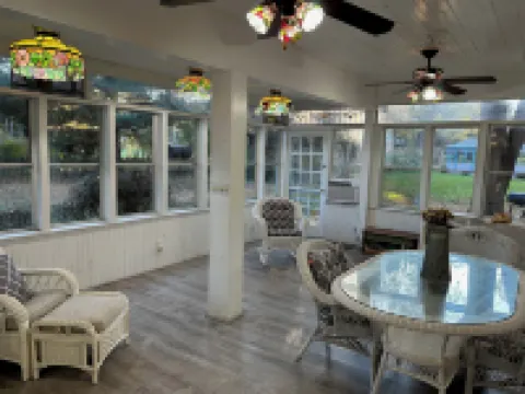 Inn on Fox Meadow - Spacious Victorian Inn Hotels in Gaithersburg