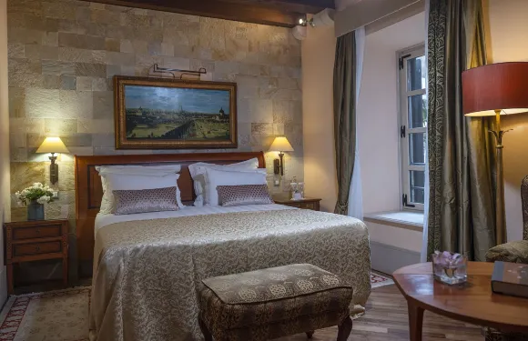 普謝克宮殿酒店