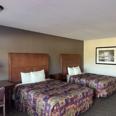 All Star Inn & Suites