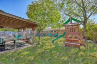 Kerrville Hidden Gem with Firepit and Grill - Great Location Hotels in Center Point