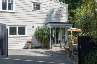 Cosy 3 Bedroom Villa in Freeman's Bay Hoteller i Freemans Bay