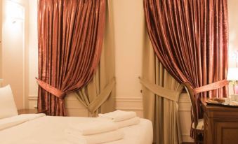 Hotel Opera