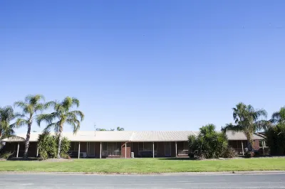 Echuca Moama Holiday Villas Hotels near Horseshoe Lagoon