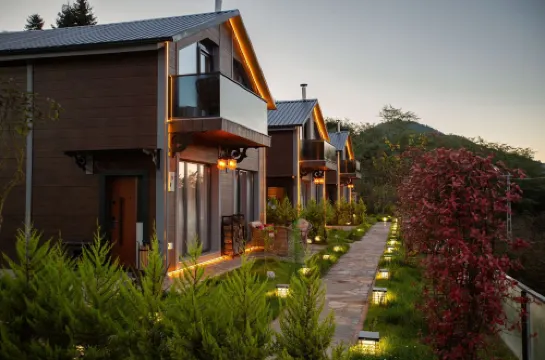 Poison Garden Suite & Spa