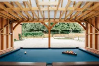 Hayward House Hot Tub Large Garden - from 1100 Per Night