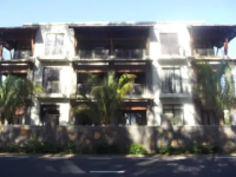 West Terraces Residence No 5 with Seafront - Licensed by Tourism Authority 13516