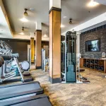 Cozy 1Br King Suite Close to Downtown w Fast Wifi - Gym