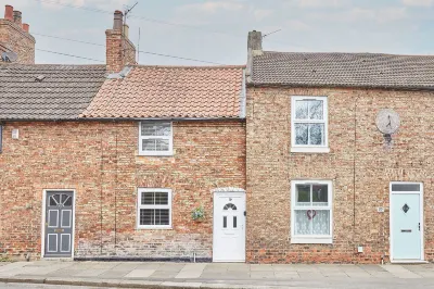 Host & Stay - 19 West End Hotel di 