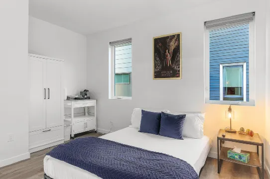 Meleys' Crimson Keep: Driftmark's Suite