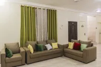 The Moments Guest House فنادق في Kwabenya