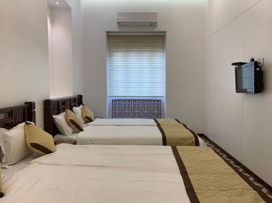 Carlton Hotel Mumbai - Behind Taj Mahal Palace Colaba Mumbai