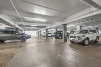 Stay at Alice Springs Hotel - parkir