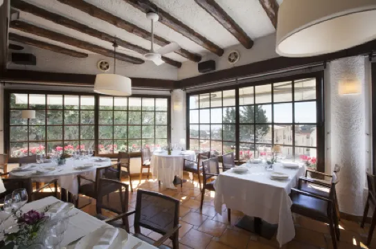 Hostal de la Plaça - Hotel Boutique