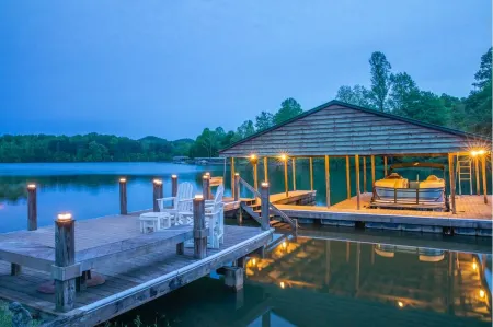 Cozy Waterfront Chalet with Great Dock