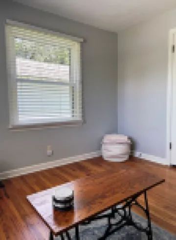 Quaint 2 bed in Champaign