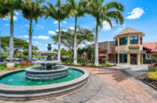 Infinity Pool and Golf Course Access - Beautiful Hawaiian Retreat