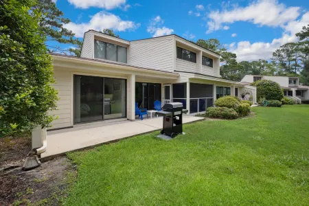 Stunning Golf Course Views and Community Pool - Serene Retreat Отели в г. Джорджтаун Каунти