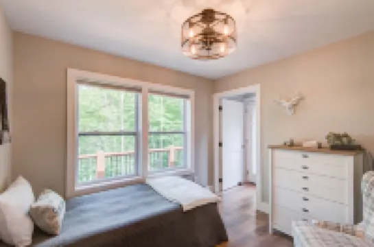 Spacious Living and Relaxing Hot Tub Views - Stunning Mountain Retreat