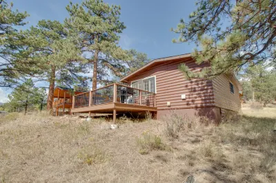 Ideal vacation home with wraparound deck & Rocky Mountain view