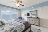 Pool, Hot Tub and Expansive Balcony - Stunning Coastal Oasis