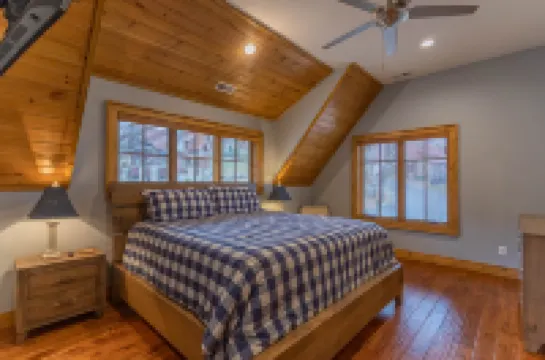 Expansive Blue Ridge Views and Game Room - Elegant Mountain Retreat