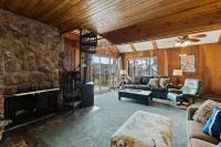 Fireplace and Balcony with Spectacular Views - Cozy Comfortable Retreat