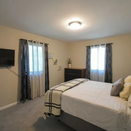 Busy Bee Ranch near Walnut Creek Amphitheatre - Pet Friendly