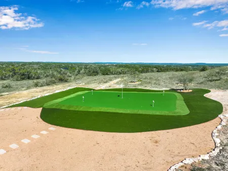 Captivating Hill Country Views and Private Hot Tub - Elegant Loft Retreat