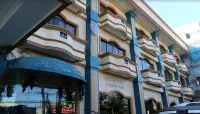 Crown Royale Hotel