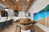 Private Rooftop Deck and Hot Tub with Bay Views - Stylish Modern Loft Hotels in Solon Township