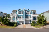 Oceanside Home with Hot Tub and Resort Amenities - Charming Escape