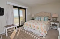 Luxurious Oasis - Saltwater Pool, Hot Tub, Tennis Court