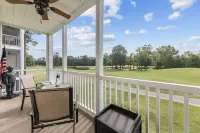 Abundant Amenities and Golf Course Views - Charming Oasis Hotels in Carolina Forest