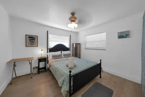 Spacious Layout with Lush Patio and Modern Kitchen - Stylish Oasis Hotels in Miami-Dade County