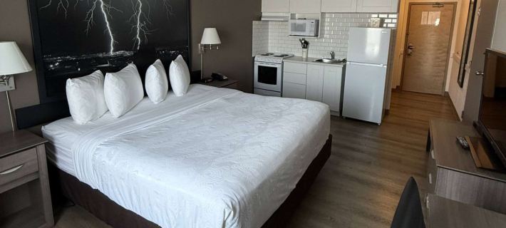 Super 8 by Wyndham Dawson Creek Hotels in Peace River