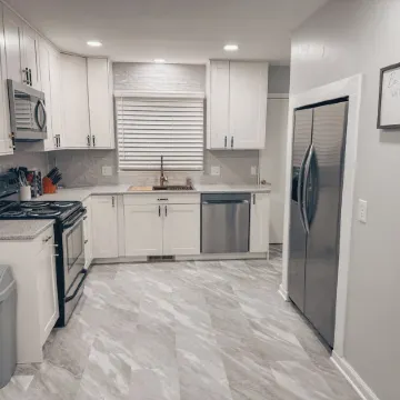 Charming 3-bedroom home near everything safe neighborhood. Family & pet-friendly