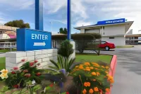 Super 8 by Wyndham Santa Clara
