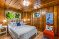 Captivating Water Views and Cozy Cabana - Charming Coastal Retreat Hotels in Mason County