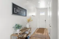 Sweet Retreat-3 Bed/3 Bath-Trailer/Boat Parking Hotels in Garden City