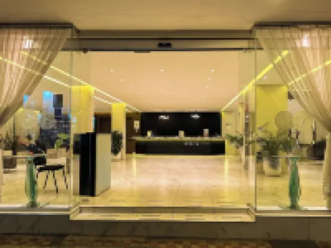 HVH バイ ヤクシェ グアダラハラのホテル