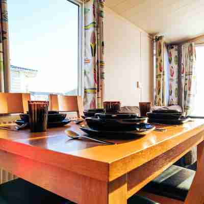 Captivating 6-Person Caravan in Rhyl Dining/Meeting Rooms