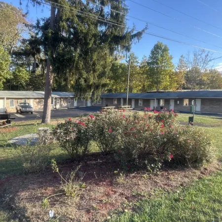 Whispering Pines Motel