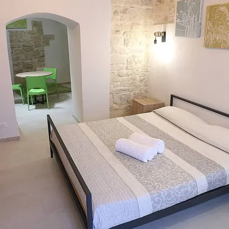 Locus Pendinelli Trani 53-The Philosophy of a b&b, the Details of a Hotel!!!