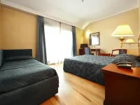 Hotel Terminal Hotels near Allianz Tower