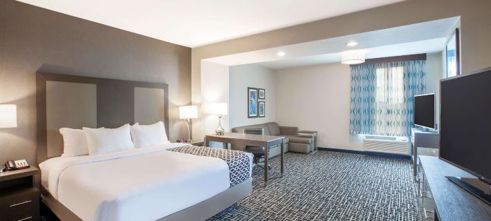 La Quinta Inn & Suites by Wyndham San Marcos Outlet Mall Hotels in Hays County