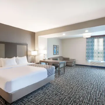 La Quinta Inn & Suites by Wyndham San Marcos Outlet Mall Hotels near Wonder World Park