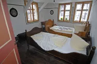 Gästehaus Tanzwerder Hotels near Evangelisch-reformierte Gemeinde Hann. Münden