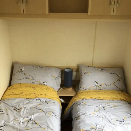 Captivating 2-Bed Static Caravan in Holyhead