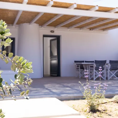 Archon Seaside Retreat Отели рядом с достопримечательностью «Пляж Пиргаки»