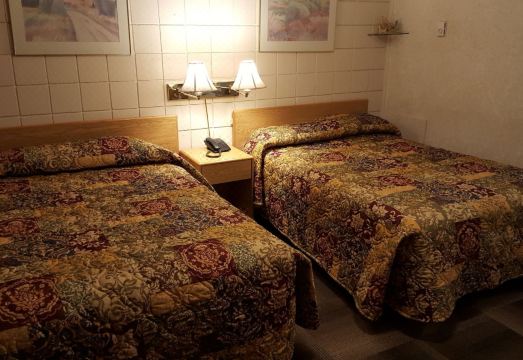 모텔 6 스위프트 커런트